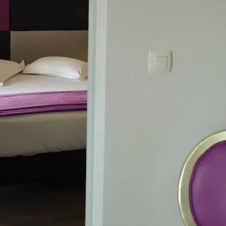 Апарт-отель Adonis 3*