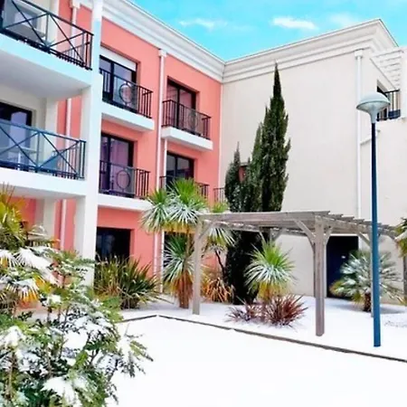 아도니스 라 불 3* La Baule