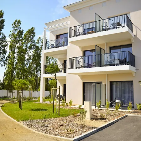 Adonis Апарт-отель Ла-Боль-Эскублак