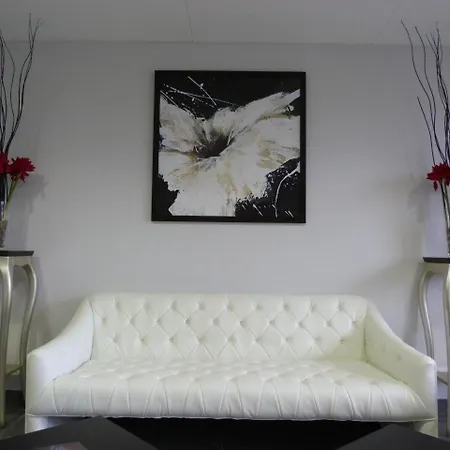 Апарт-отель Adonis Ла-Боль-Эскублак