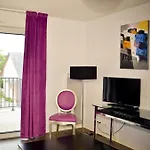 Adonis شقة فندقية 3*