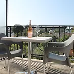 Adonis Apart-hotel 3*