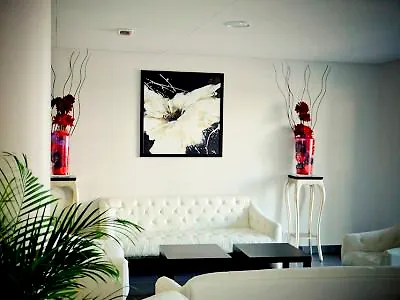 拉波勒阿多尼斯酒店 La Baule