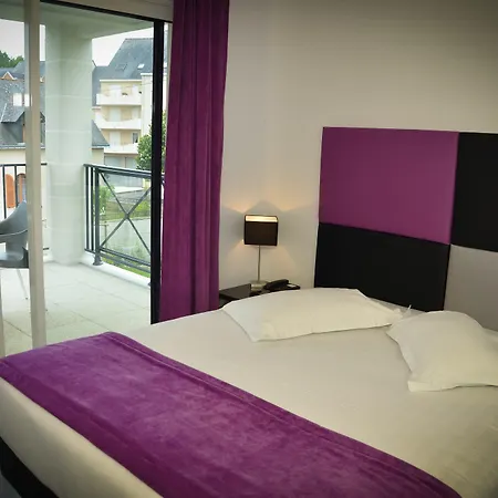 Adonis Aparthotel 3*