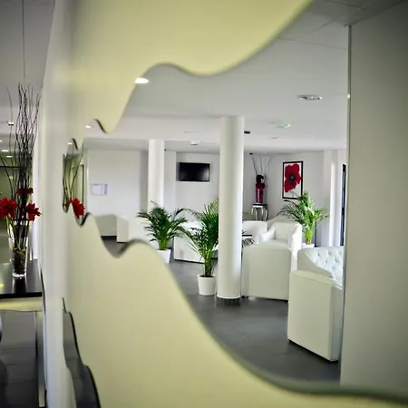 Aparthotel Adonis 3*