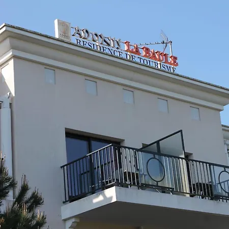 公寓式酒店 拉波勒阿多尼斯酒店 3*