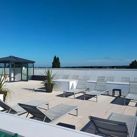 Adonis Aparthotel 3*