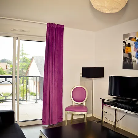 拉波勒阿多尼斯酒店 3* La Baule