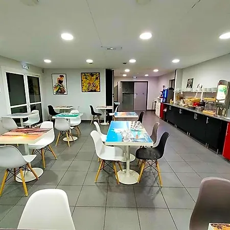 Adonis Aparthotel