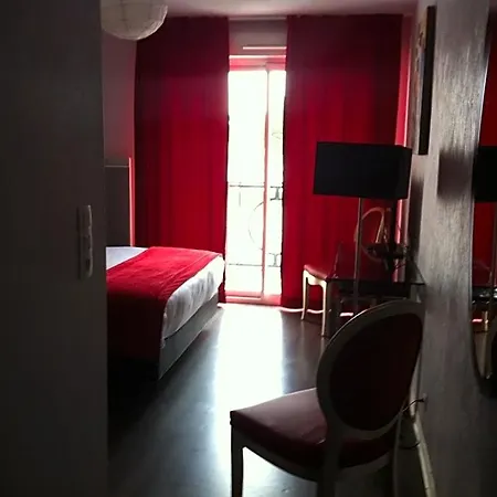 拉波勒阿多尼斯酒店 公寓式酒店 3*