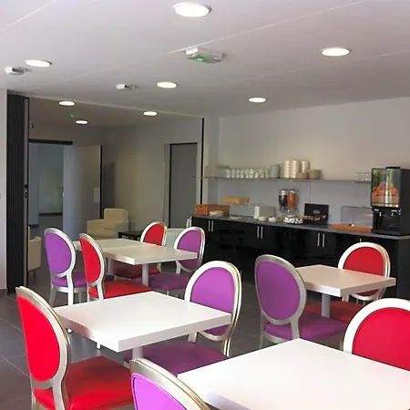 拉波勒阿多尼斯酒店 La Baule
