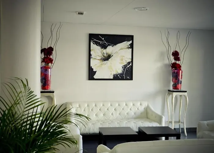 Adonis Apart Otel La Baule