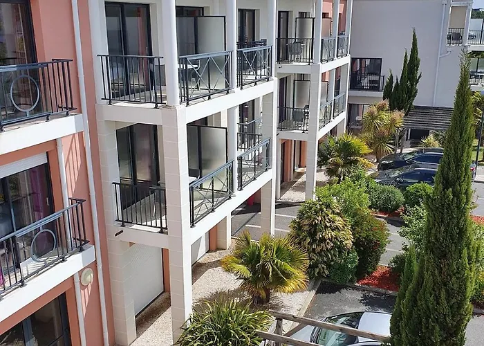 Adonis Appart hôtel 3*