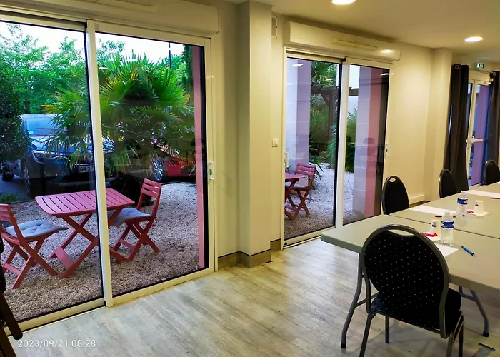 Adonis Apart Otel La Baule